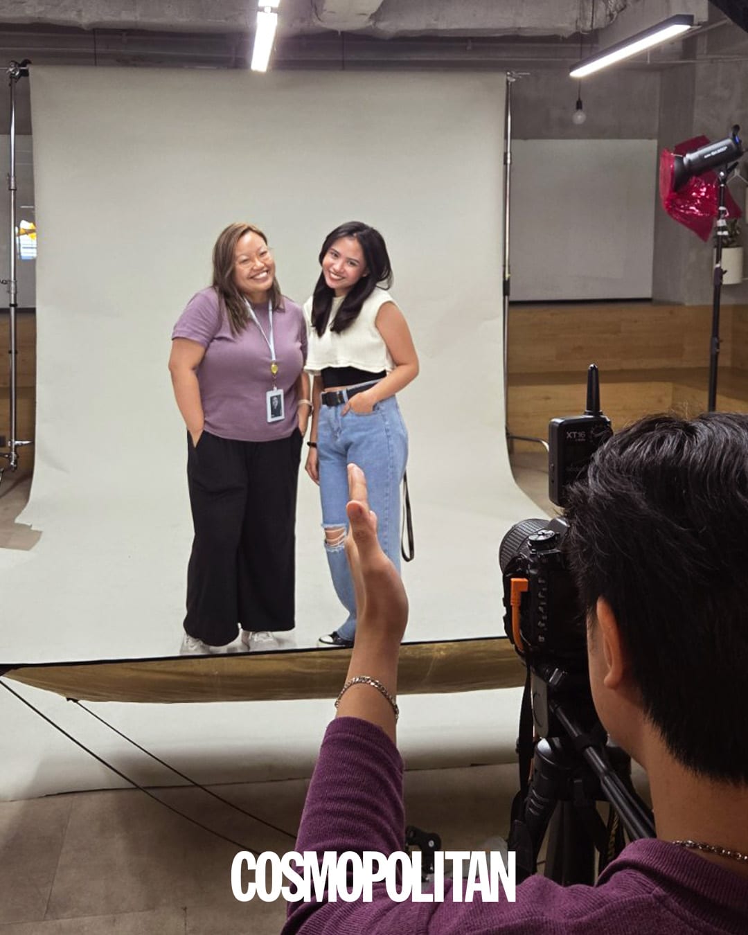 Our test subjects! Assistant Managing Editor Alyana Olivar and Bea Bognot, who's assisting our Art Director.